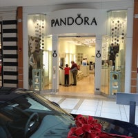 Das Foto wurde bei Pandora International Plaza von Kirk am 12/15/2012 aufgenommen