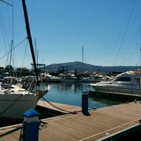 รูปภาพถ่ายที่ Puerto Deportivo Marina Del Cantabrico โดย Oliver M. เมื่อ 8/2/2015