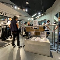 Adidasブランドコアストア 新宿 西新宿 Tokio 東京都 Adidasブランドコアストア 新宿 西新宿 Tokio 東京都