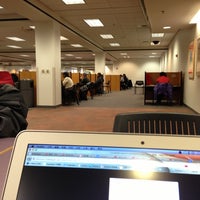 Foto diambil di WSU David Adamany Undergraduate Library oleh Jason K. pada 11/14/2012