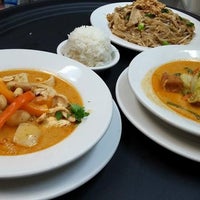 Das Foto wurde bei Khao Thai Restaurant von Khao Thai Restaurant am 10/14/2016 aufgenommen