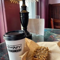 Foto scattata a Donkey Coffee &amp;amp; Espresso da Hironobu F. il 9/7/2022