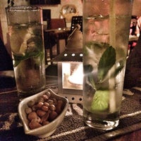 Das Foto wurde bei Casablanca Cocktail Bar von Hasan am 5/7/2016 aufgenommen