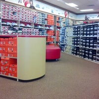 Famous Footwear 3308 N Wayne St H - Famous Footwear Wayne Famous Footwear 3308 N Wayne St H - Famous Footwear Wayne