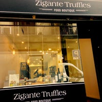 Photo prise au Zigante Truffles par Zigante Truffles le10/17/2016