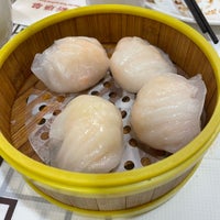 Photo taken at Sun Sui Wah Seafood Restaurant 新瑞華海鮮酒家 by Nikita Y. on 8/23/2022