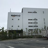 Photo taken at アマゾン市川フルフィルメントセンター by ちゃぶくろ さ. on 11/21/2018