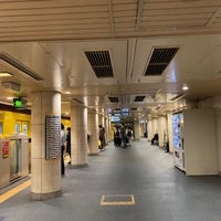 Photo taken at Ginza Line Nihombashi Station (G11) by 遊上 y. on 8/24/2022