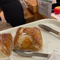 Photo taken at Kobeya Les Anges du Fournil by 遊上 y. on 12/26/2022