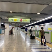 Photo taken at Keio New Line Platforms 4-5 by 遊上 y. on 12/29/2022
