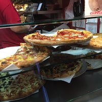 Снимок сделан в Joe’s New York Pizza пользователем Rob M. 10/8/2016