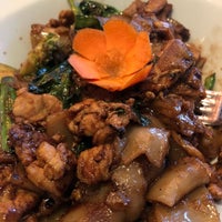 Photo taken at Thipi Thai - Clarendon Hills by Jules on 9/8/2018