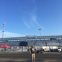 รูปภาพถ่ายที่ Knoxville Raceway โดย Cory เมื่อ 8/7/2015