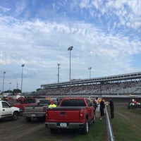 รูปภาพถ่ายที่ Knoxville Raceway โดย Cory เมื่อ 8/8/2015
