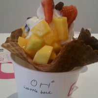 Photo taken at Hielo Frozen Yogurt by Andrew C. on 6/23/2013