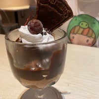 Photo taken at Swensen&amp;#39;s by Heeguri on 7/1/2020