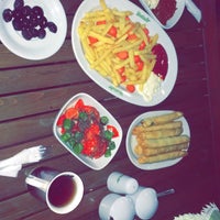 Photo taken at Yeşilim Cafe by Neslişah Ş. on 5/21/2016