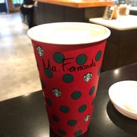 Photo taken at Starbucks by María F. on 11/5/2019