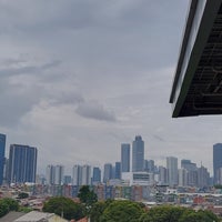 Photo taken at Stasiun Manggarai by Nonik S. on 3/4/2023