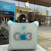 Photo taken at Apple Alderwood by Nicolas W. on 3/3/2024