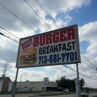 Photo taken at Mom&amp;#39;s Burger by Nicolas C. on 12/6/2012