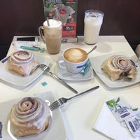 Photo taken at Cinnabon by Eduard I. on 8/3/2017