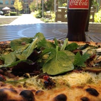 8/16/2013 tarihinde Diana A.ziyaretçi tarafından Firetrail Pizza'de çekilen fotoğraf