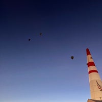 รูปภาพถ่ายที่ International Balloon Fiesta โดย Patrick C. เมื่อ 10/8/2021