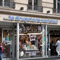 Photo taken at Le Drugstore Parisien by Hervé P. on 9/10/2022