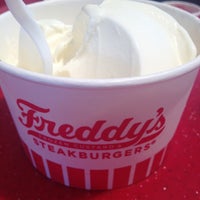 Photo taken at Freddy&amp;#39;s Frozen Custard &amp;amp; Steakburgers by Brittany on 5/22/2013