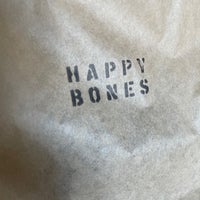รูปภาพถ่ายที่ Happy Bones โดย Ash P. เมื่อ 6/28/2021