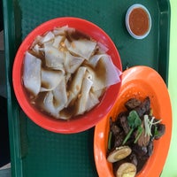 Photo taken at Hwee Kee Kway Chap Stall by Teong S. on 3/18/2018