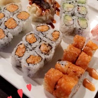 Das Foto wurde bei Sushi Kingdom von Kelly am 11/26/2016 aufgenommen