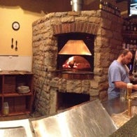 Foto scattata a Amato&amp;#39;s Woodfired Pizza da Julie H. il 9/26/2012