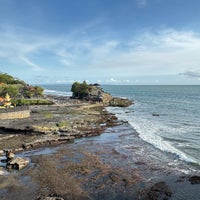 Photo taken at Tanah Lot Temple by Buabbuab C. on 3/25/2024