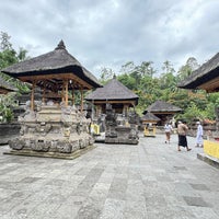 Photo taken at Tirta Empul Temple by Buabbuab C. on 3/26/2024