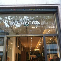 Foto tomada en Mcgregor Flagship Store  por Alexey M. el 9/20/2012