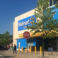 Foto scattata a Walmart Supercentre da Iris il 7/2/2017