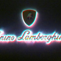 Das Foto wurde bei Tonino Lamborghini von Dima G. am 11/23/2012 aufgenommen
