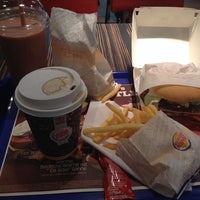 Das Foto wurde bei Burger King von Илон М. am 2/1/2014 aufgenommen