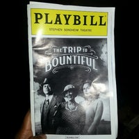 Снимок сделан в The Trip to Bountiful Broadway пользователем Nicole M. 5/9/2013