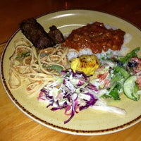 Photo prise au Fanoos Persian Cuisine par Pete K. le12/28/2012