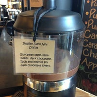 รูปภาพถ่ายที่ Cedarburg Roastery Coffee โดย Brennan S. เมื่อ 11/13/2012