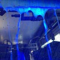 12/17/2013에 Cecy V.님이 Quiky Car Wash에서 찍은 사진