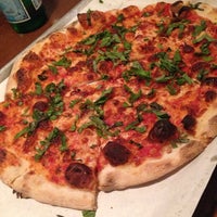 Foto tirada no(a) Haven Pizzeria por MyTran L. em 4/4/2014