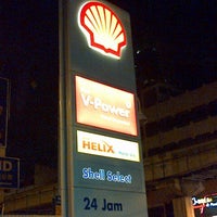 Foto tirada no(a) Shell por mohd shah i. em 10/9/2012