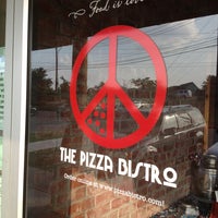 Das Foto wurde bei The Pizza Bistro von Martha Gail M. am 5/23/2013 aufgenommen