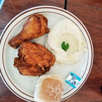 Photo taken at Dinah’s Chicken by Peter C. on 12/15/2019