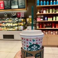 Photo taken at Starbucks by Onion on 11/12/2022