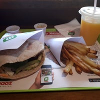 Photo taken at Maoz Vegetarian by Melina T. on 1/14/2018